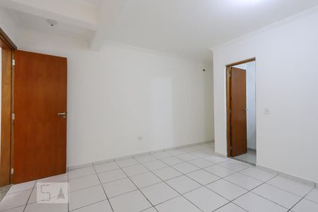 Sala e Quarto de apartamento para alugar com 1 quarto, 32m² em Vila Zat, São Paulo