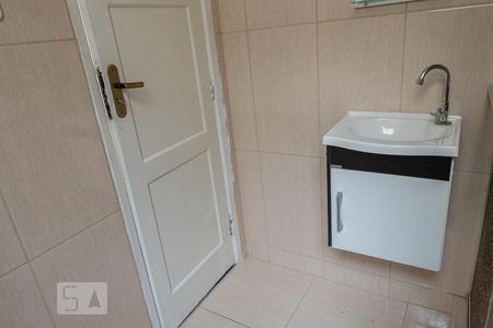 Banheiro de apartamento para alugar com 1 quarto, 43m² em São Francisco, Niterói