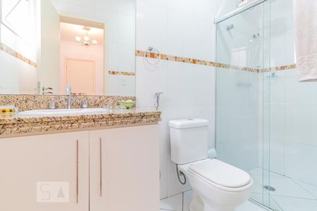 Casa à venda com 220m², 3 quartos e 5 vagas Casa à venda com 220m², 3 quartos e 5 vagasBanheiro da Suíte 2