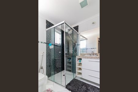 Casa à venda com 220m², 3 quartos e 5 vagas Casa à venda com 220m², 3 quartos e 5 vagasBanheiro da Suíte 1