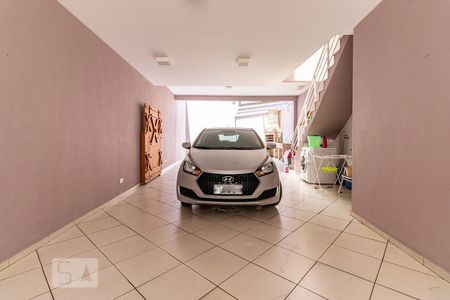 Casa à venda com 220m², 3 quartos e 5 vagas Casa à venda com 220m², 3 quartos e 5 vagasQuintal - Garagem