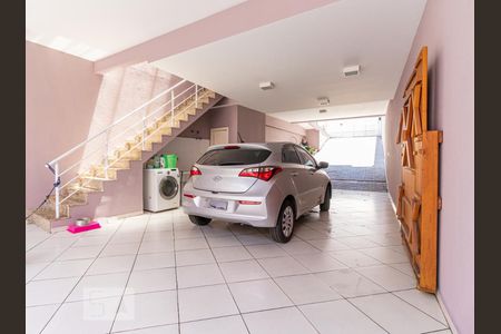 Casa à venda com 220m², 3 quartos e 5 vagas Casa à venda com 220m², 3 quartos e 5 vagasQuintal - Garagem