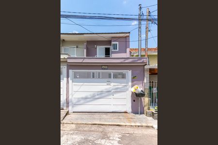 Casa à venda com 220m², 3 quartos e 5 vagas Casa à venda com 220m², 3 quartos e 5 vagasFachada ada Casa