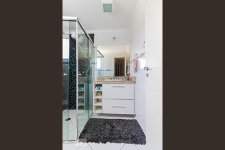 Casa à venda com 220m², 3 quartos e 5 vagas Casa à venda com 220m², 3 quartos e 5 vagasBanheiro da Suíte 1