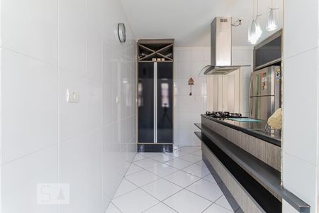 Casa à venda com 220m², 3 quartos e 5 vagas Casa à venda com 220m², 3 quartos e 5 vagasCozinha