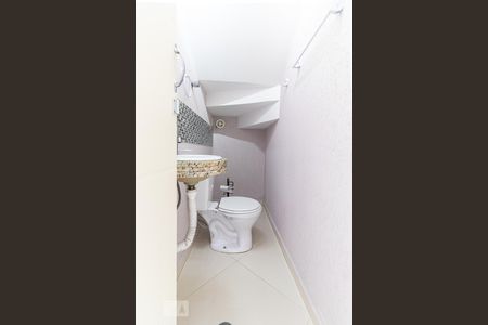 Casa à venda com 220m², 3 quartos e 5 vagas Casa à venda com 220m², 3 quartos e 5 vagasLavabo