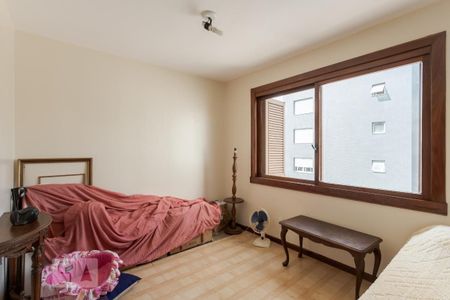 Quarto 1 de apartamento para alugar com 3 quartos, 245m² em Petrópolis, Porto Alegre