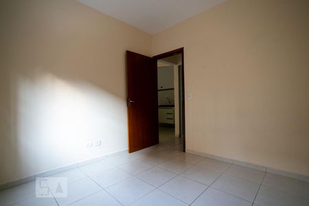 Quarto de casa para alugar com 1 quarto, 55m² em Parque Peruche, São Paulo