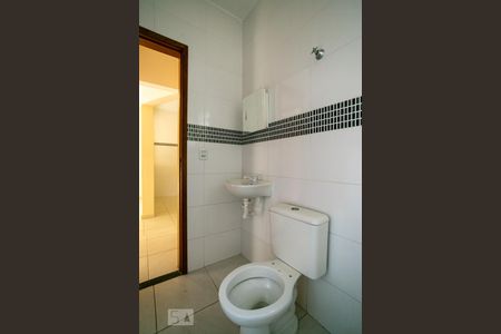 Banheiro de casa para alugar com 1 quarto, 55m² em Parque Peruche, São Paulo