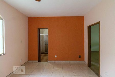 Sala de casa para alugar com 2 quartos, 60m² em Rocha, São Gonçalo