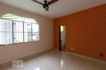 Sala de casa para alugar com 2 quartos, 60m² em Rocha, São Gonçalo