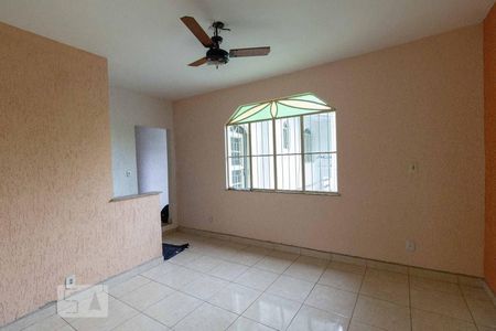 Sala de casa para alugar com 2 quartos, 60m² em Rocha, São Gonçalo