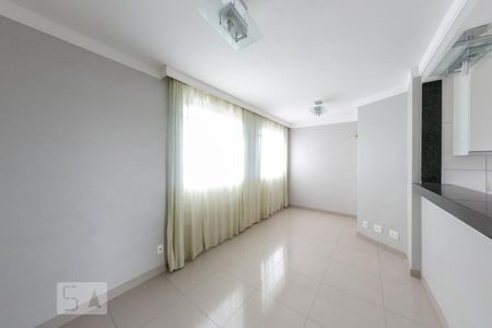 Sala de apartamento para alugar com 3 quartos, 85m² em Novo Eldorado, Contagem