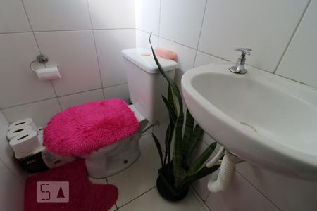 Lavabo de apartamento para alugar com 2 quartos, 65m² em Jardim Guairaca, São Paulo