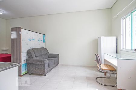 Sala de kitnet/studio para alugar com 1 quarto, 20m² em Campo Belo, São Paulo