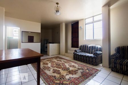 Apartamento à venda com 93m², 4 quartos e sem vaga Apartamento à venda com 93m², 4 quartos e sem vagaHall