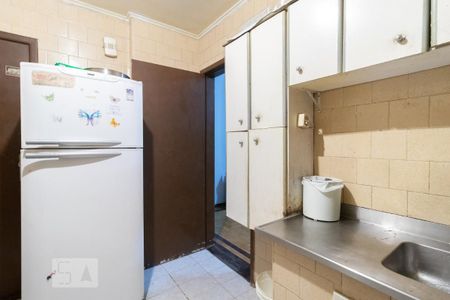 Apartamento à venda com 93m², 4 quartos e sem vaga Apartamento à venda com 93m², 4 quartos e sem vagaCozinha e Área de Serviço