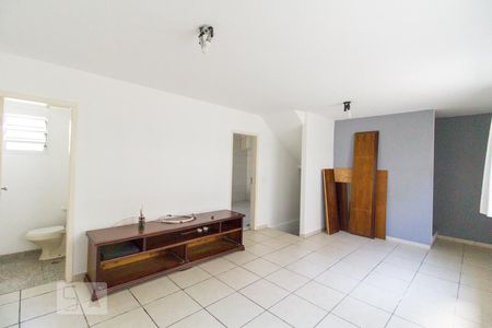 Sala de casa de condomínio à venda com 3 quartos, 105m² em Chora Menino, São Paulo