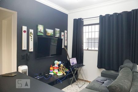 Sala de casa à venda com 2 quartos, 69m² em Chácara Seis de Outubro, São Paulo