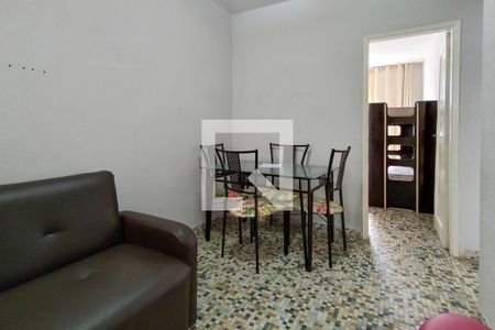 Sala de apartamento para alugar com 2 quartos, 50m² em Guilhermina, Praia Grande