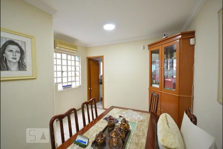 Sala de casa à venda com 3 quartos, 179m² em Vila Brasílio Machado, São Paulo