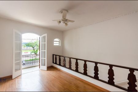 Sala de TV de casa para alugar com 3 quartos, 190m² em Ponta da Praia, Santos