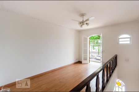 Sala de TV de casa para alugar com 3 quartos, 190m² em Ponta da Praia, Santos