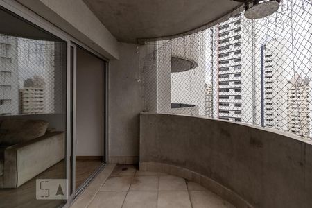 Varanda de apartamento à venda com 3 quartos, 117m² em Moema, São Paulo