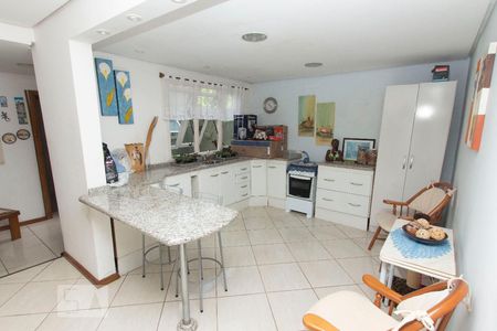 Cozinha 1 de casa à venda com 4 quartos, 300m² em Niterói, Canoas