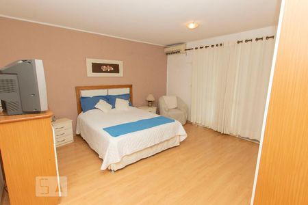 Suíte de casa à venda com 4 quartos, 300m² em Niterói, Canoas