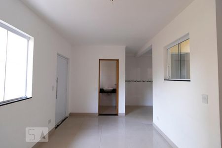 Casa de condomínio para alugar com 110m², 2 quartos e 2 vagasSala de Estar