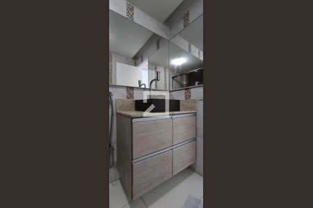 Apartamento à venda com 83m², 3 quartos e 1 vaga Apartamento à venda com 83m², 3 quartos e 1 vagaBanheiro