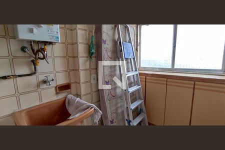 Apartamento à venda com 83m², 3 quartos e 1 vaga Apartamento à venda com 83m², 3 quartos e 1 vagaDetalhe da área de serviço