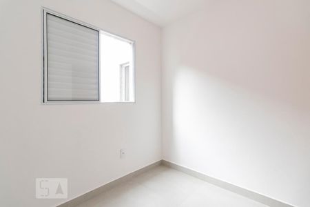 Quarto 1 de apartamento para alugar com 2 quartos, 40m² em Parque São Jorge, São Paulo