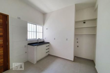 Cozinha de casa de condomínio para alugar com 2 quartos, 47m² em Vila Moraes, São Paulo