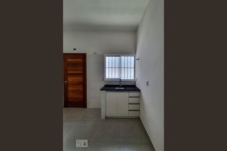 Cozinha de casa de condomínio para alugar com 2 quartos, 47m² em Vila Moraes, São Paulo