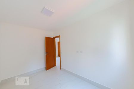 Quarto 2 de apartamento para alugar com 2 quartos, 45m² em Vila Mazzei, São Paulo