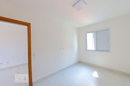 Quarto 2 de apartamento para alugar com 2 quartos, 45m² em Vila Mazzei, São Paulo