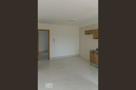 Sala e Cozinha de apartamento para alugar com 1 quarto, 38m² em Vila Mazzei, São Paulo