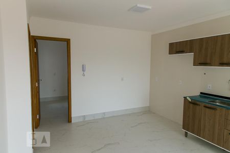 Sala e Cozinha de apartamento para alugar com 1 quarto, 38m² em Vila Mazzei, São Paulo