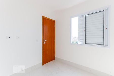 Quarto 1 de apartamento para alugar com 2 quartos, 45m² em Vila Mazzei, São Paulo