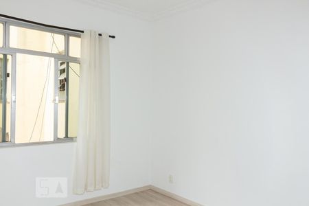 Sala de apartamento à venda com 2 quartos, 61m² em Vaz Lobo, Rio de Janeiro