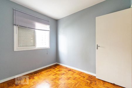 Quarto 1 de apartamento para alugar com 2 quartos, 54m² em Bosque da Saúde, São Paulo