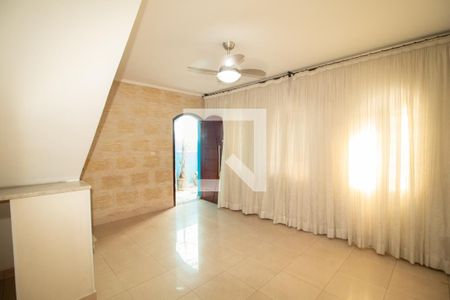 Sala  de casa à venda com 2 quartos, 100m² em Vila Nivi, São Paulo