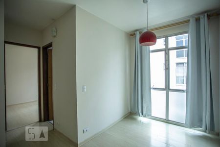 Sala de Estar de apartamento à venda com 2 quartos, 58m² em Vila Santa Catarina, São Paulo