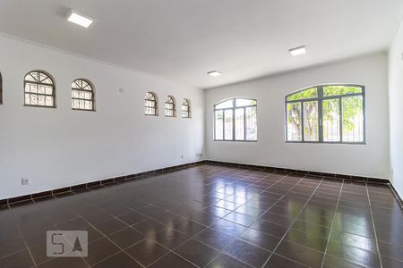 Sala de casa para alugar com 3 quartos, 242m² em Jardim Guanabara, Campinas