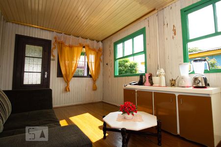 Sala de Estar de casa à venda com 2 quartos, 200m² em Mato Grande, Canoas