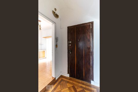 Corredor de entrada de apartamento para alugar com 2 quartos, 130m² em Bela Vista, São Paulo