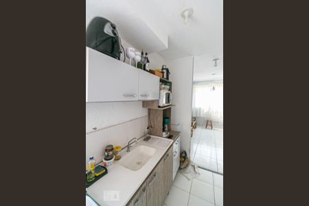 Cozinha de apartamento à venda com 2 quartos, 42m² em Hípica, Porto Alegre