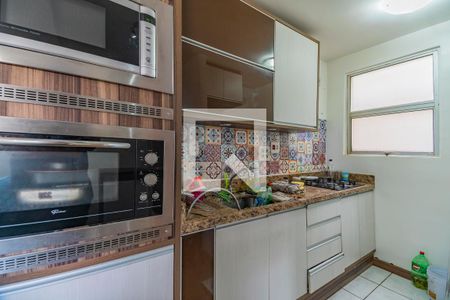 Cozinha  de apartamento à venda com 2 quartos, 60m² em Mário Quintana, Porto Alegre